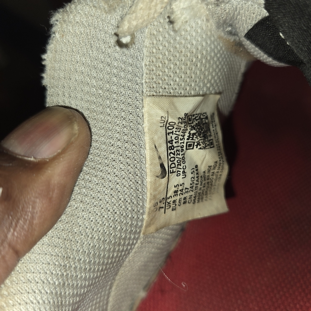 Used Mixed Athletic Shoes - Picture 7 of 7